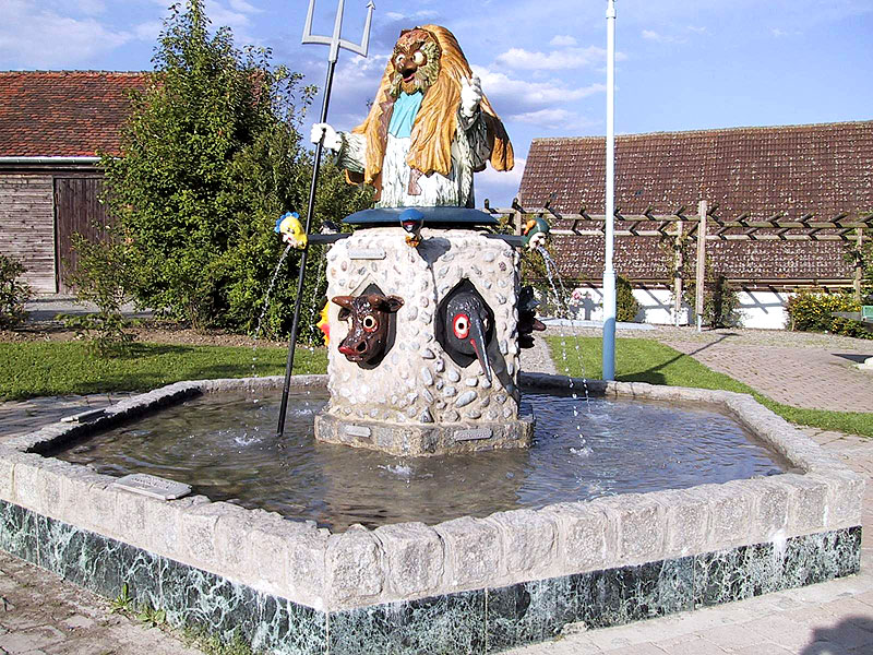  Narrenbrunnen 